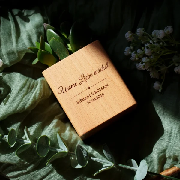 Hochzeit | Personalisierter Holzblumentopf – Bild 5